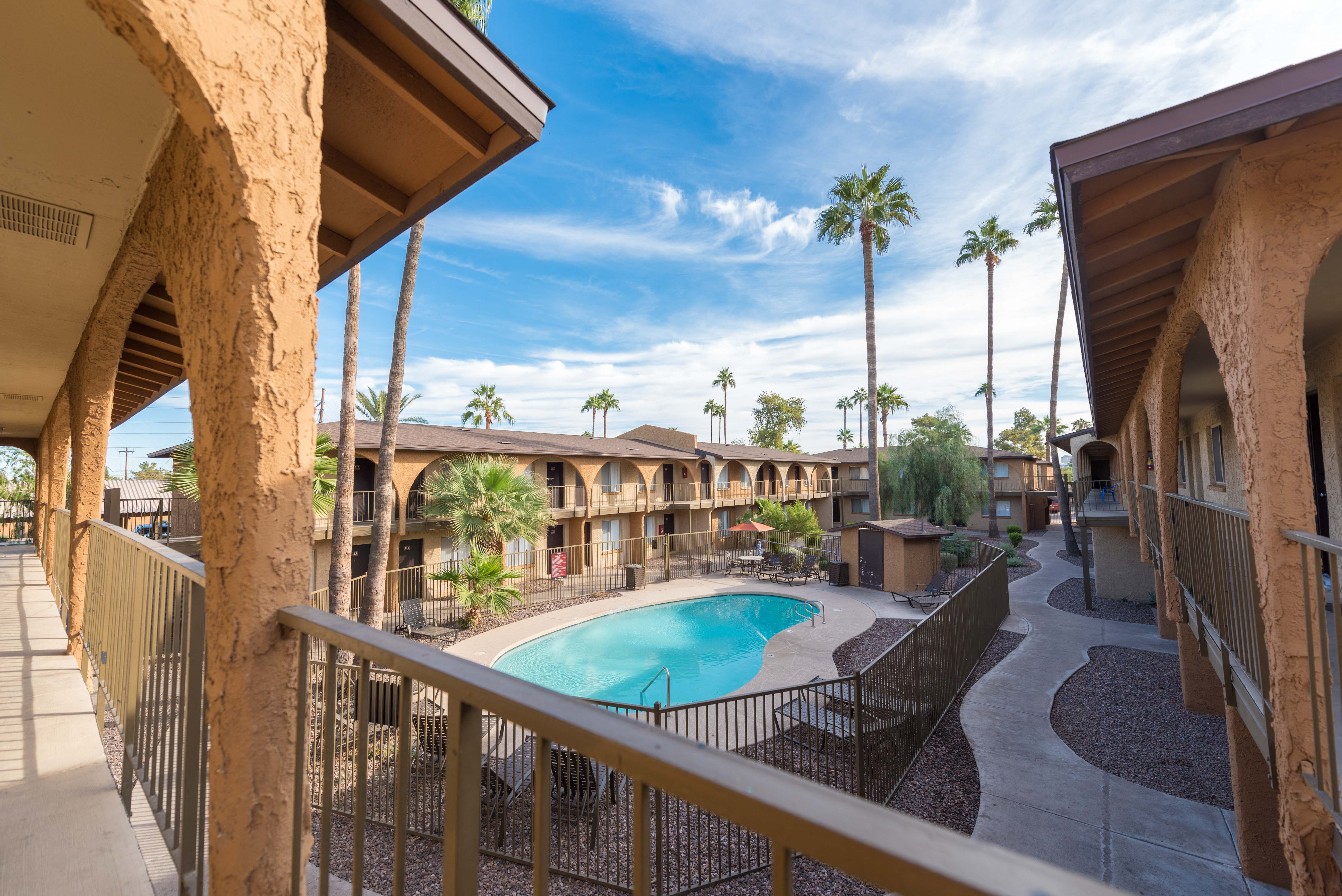 Courtyard at Encanto Apartments photo 2